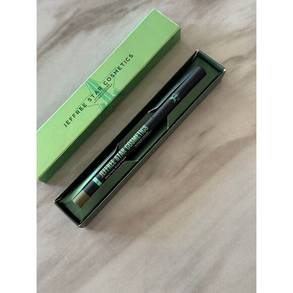 Jeffree Star Cosmetics Automatic Eyeliner Resting Rich Face - Picture 3 of 5